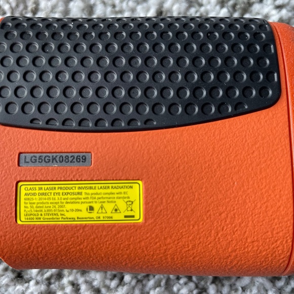 GOLF LASER RANGEFINDER - LEUPOLD PINCADDIE 3 (Used 1 x, in box, mint condition) - Picture 5 of 6